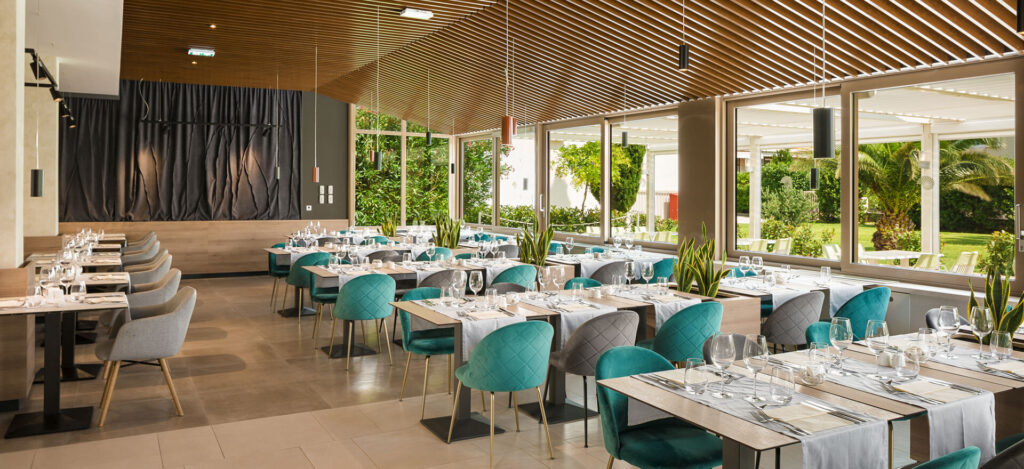valamar-meteor-hotel-mediterraneo-restaurant-overview-XL