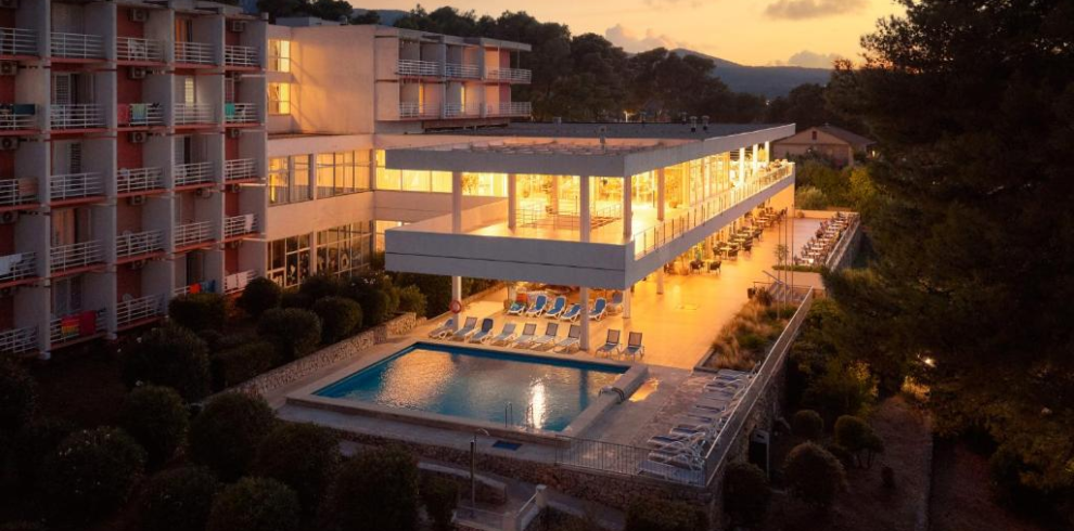 hotel HVAR JELSA 3.png